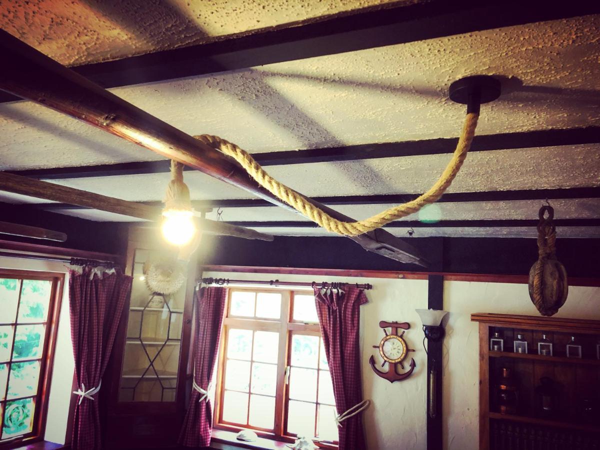 The First & Last Inn Аймът Екстериор снимка
